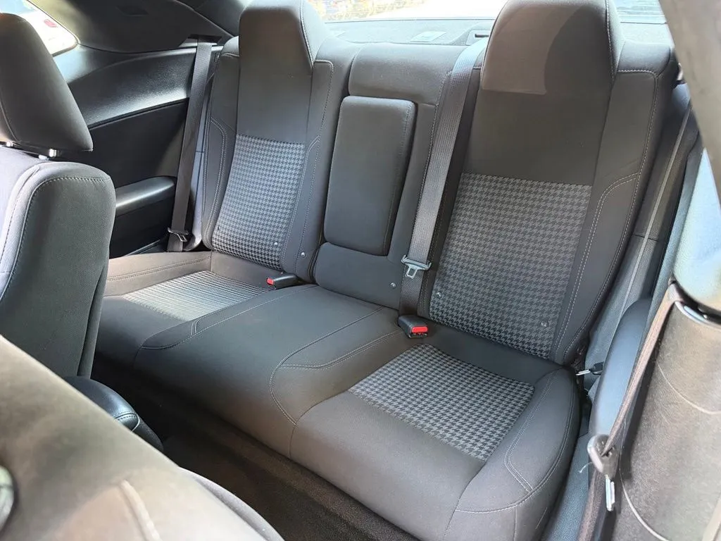 Dodge Challenger photo 31