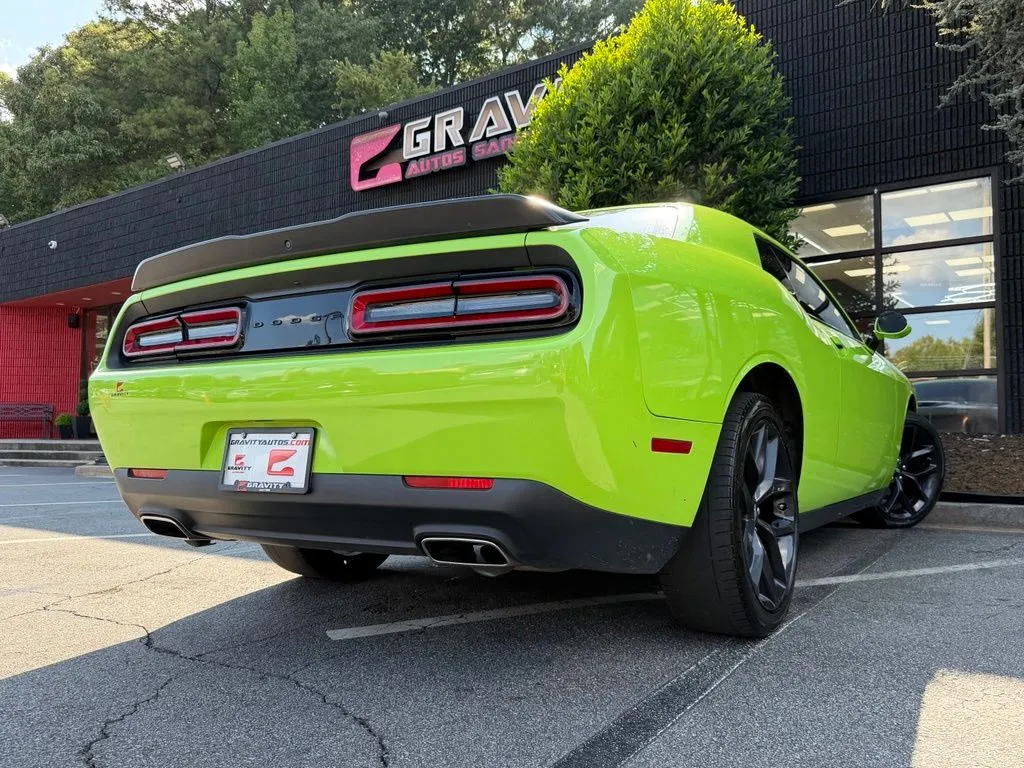 Dodge Challenger photo 13