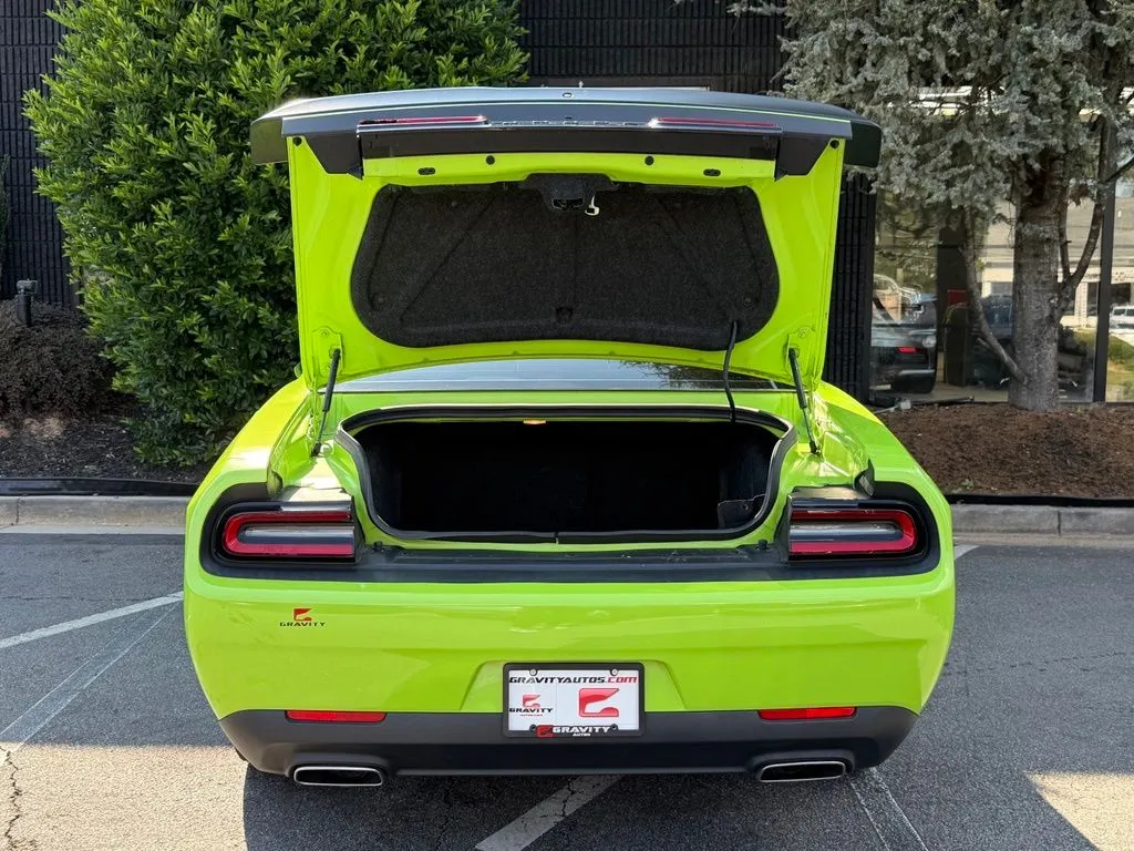 Dodge Challenger photo 17