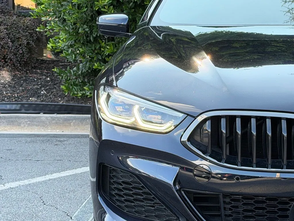 BMW 8 Series photo 4