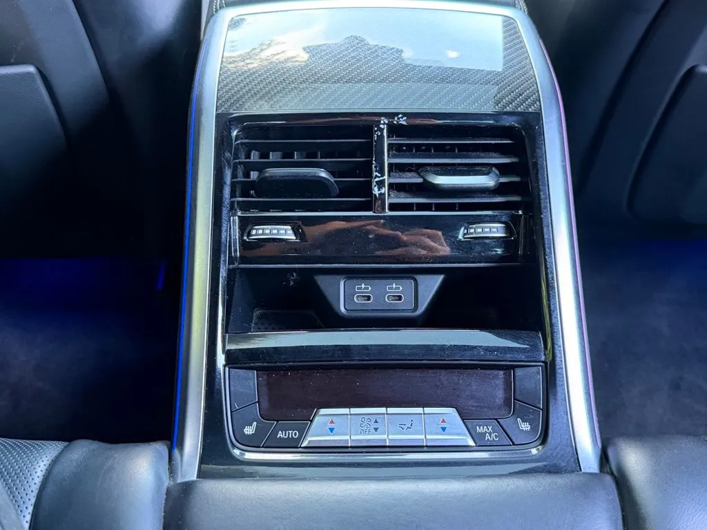 BMW 8 Series photo 52