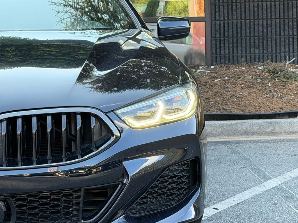 BMW 8 Series photo 5