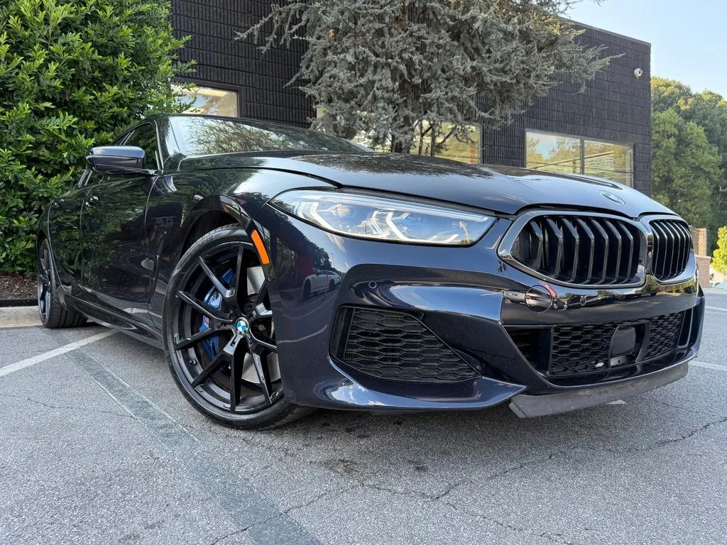BMW 8 Series photo 8