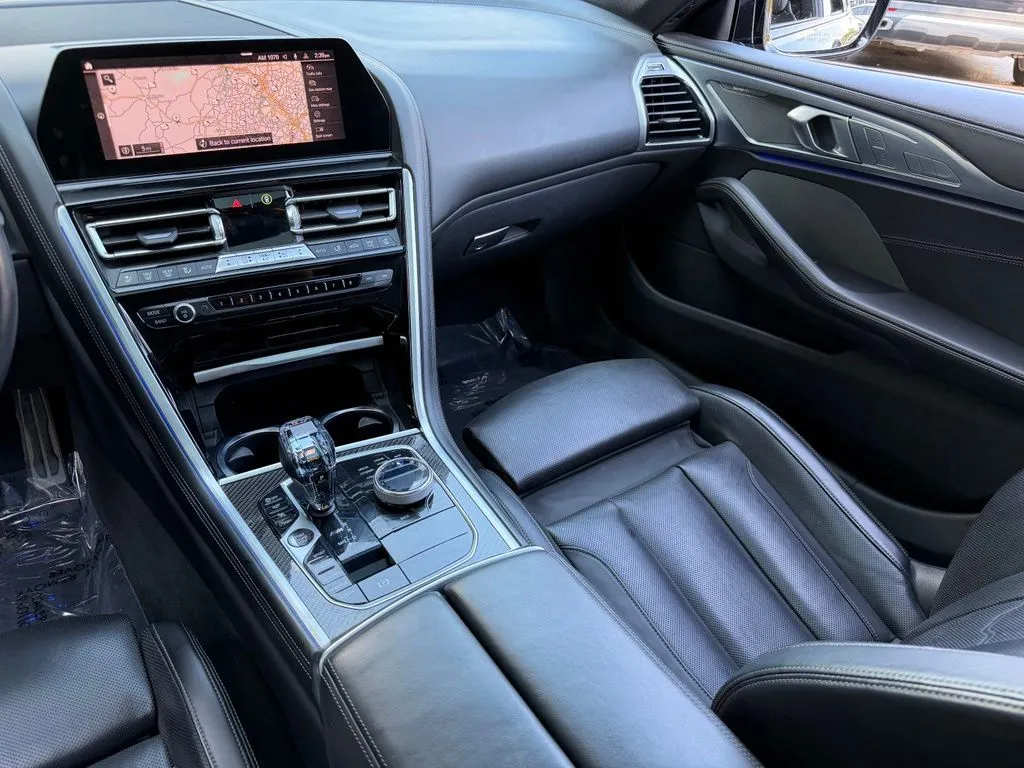 BMW 8 Series photo 43