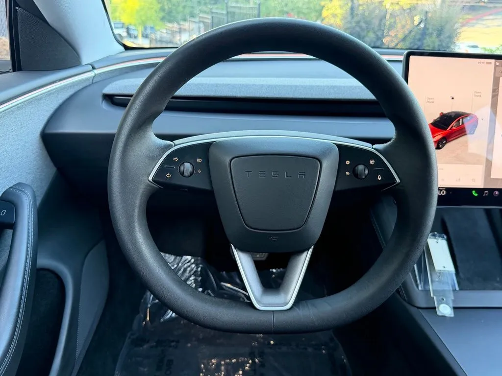 Tesla Model 3 photo 43