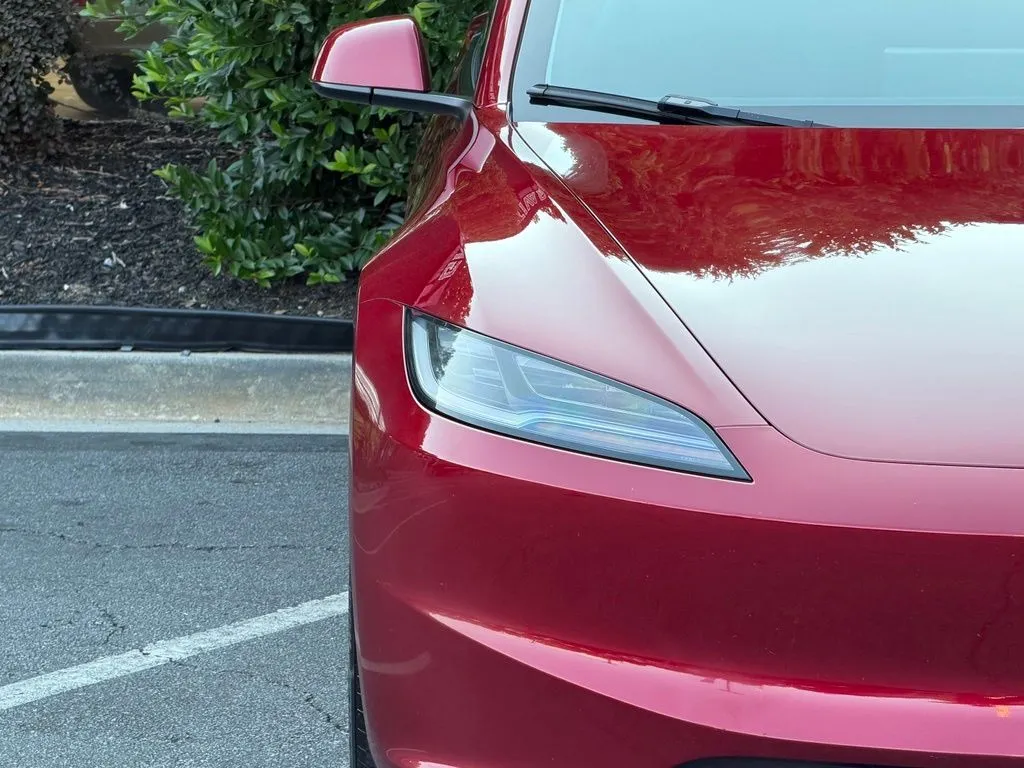 Tesla Model 3 photo 4