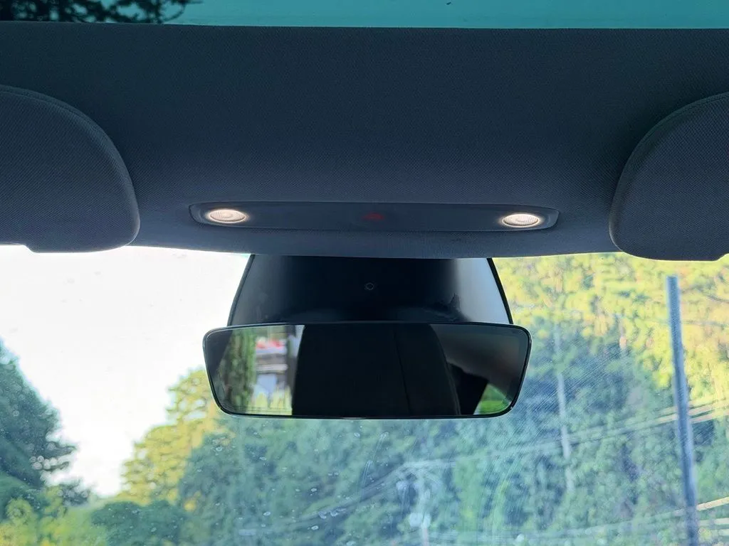 Tesla Model 3 photo 48