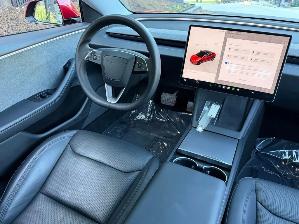 Tesla Model 3 photo 41