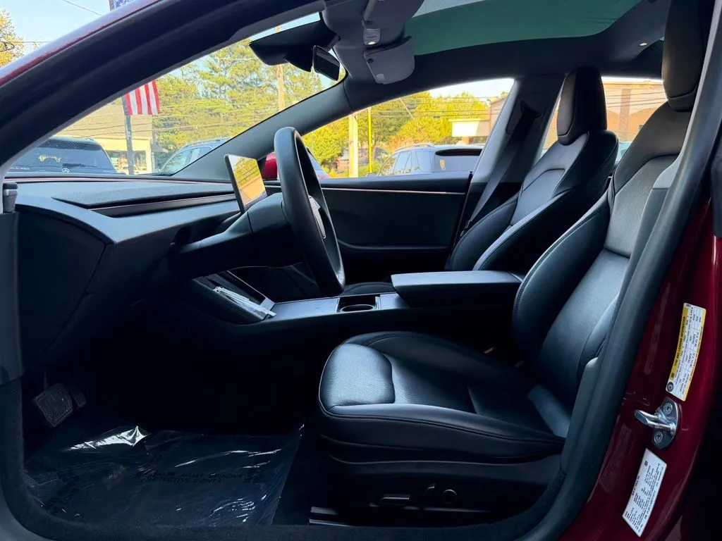 Tesla Model 3 photo 25