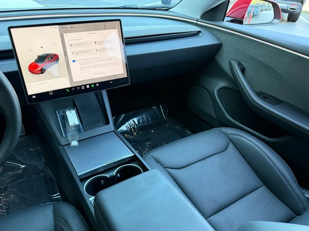 Tesla Model 3 photo 42
