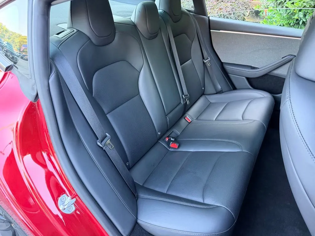 Tesla Model 3 photo 39