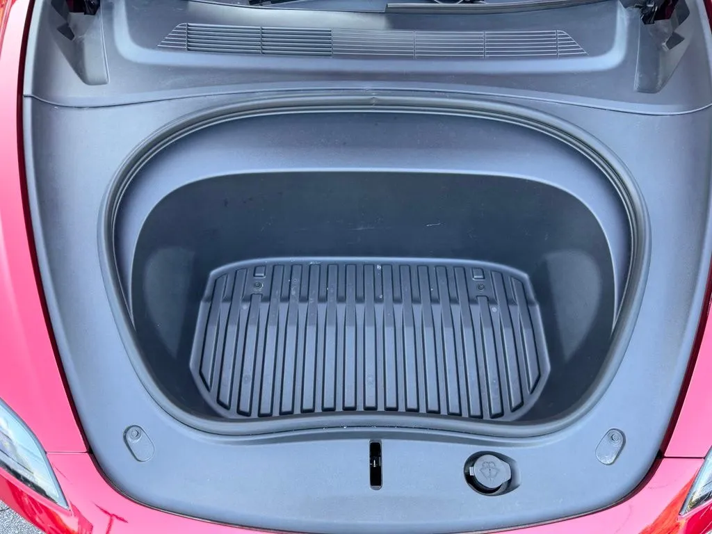 Tesla Model 3 photo 6