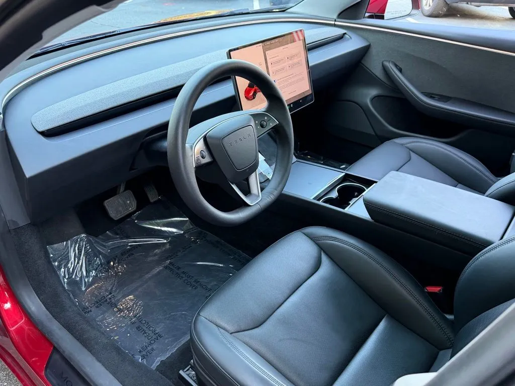 Tesla Model 3 photo 24