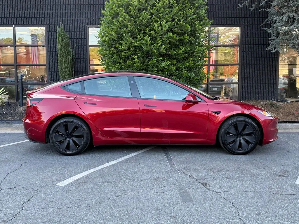 Tesla Model 3 photo 21