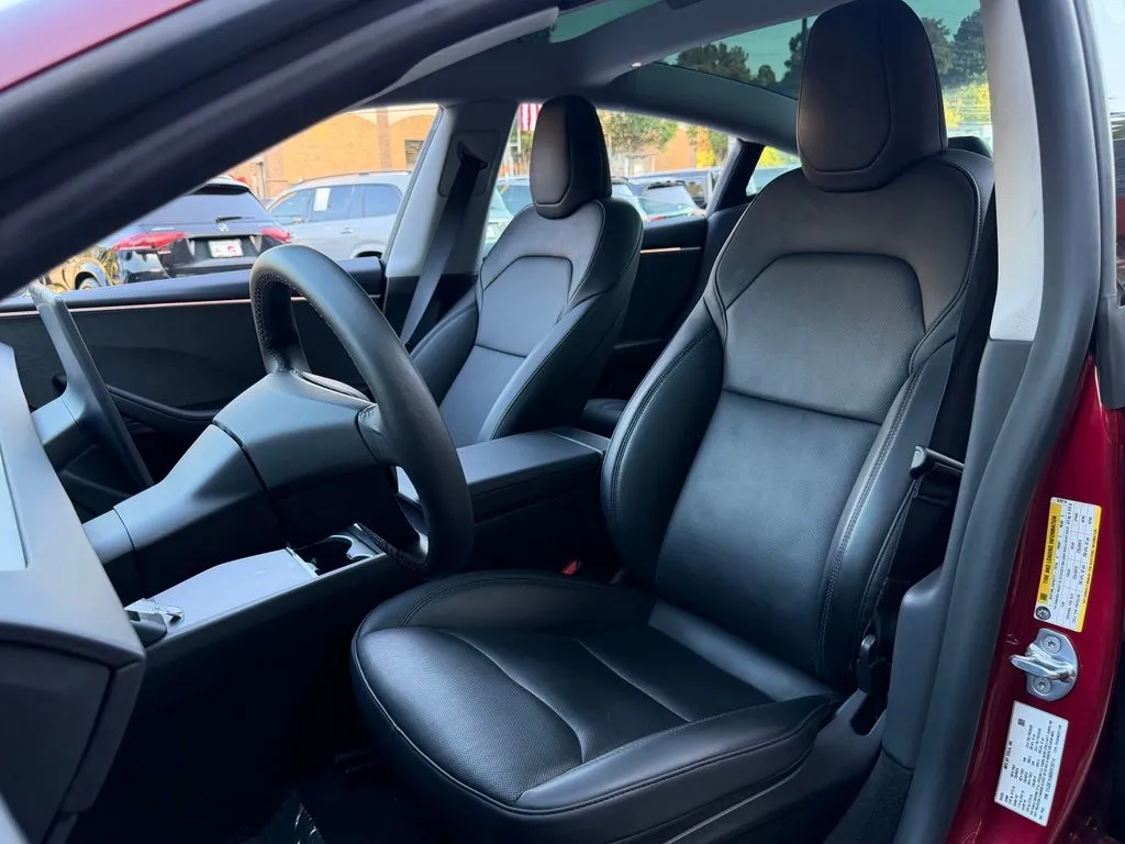 Tesla Model 3 photo 26