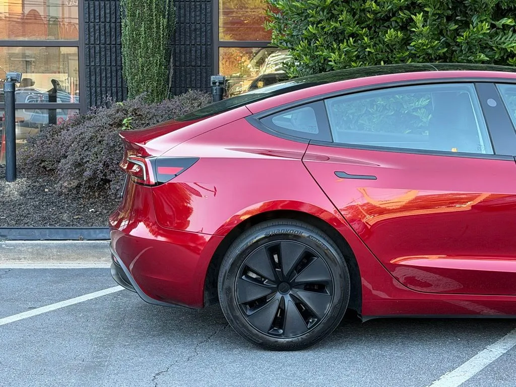 Tesla Model 3 photo 22