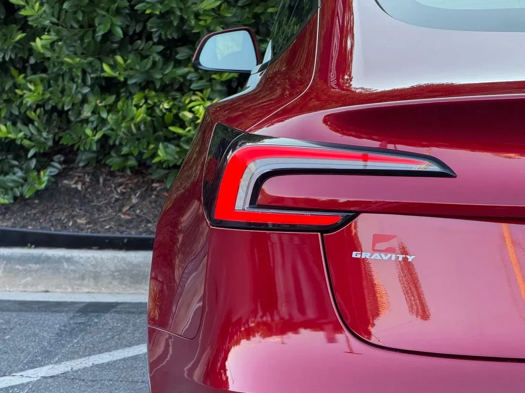 Tesla Model 3 photo 15
