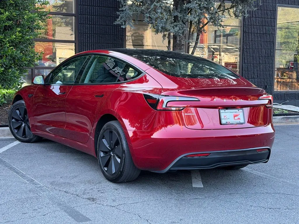 Tesla Model 3 photo 19