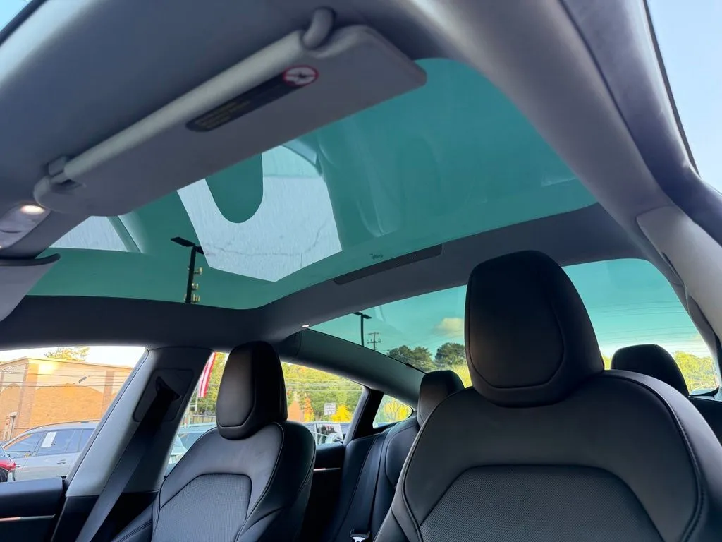 Tesla Model 3 photo 50