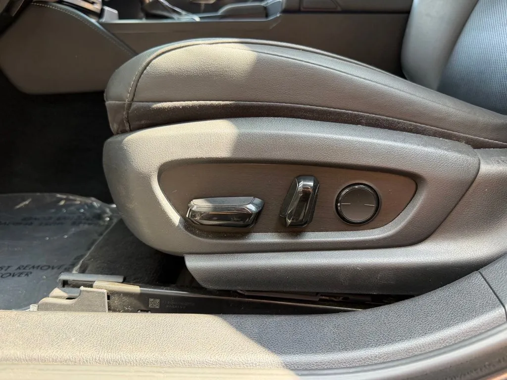 Lexus ES photo 27