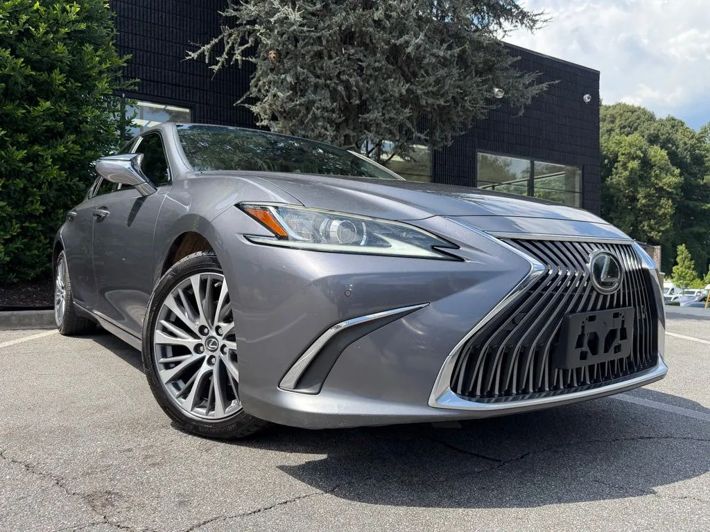 Lexus ES photo 8