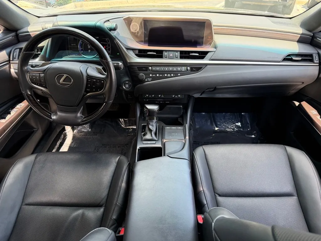 Lexus ES photo 40