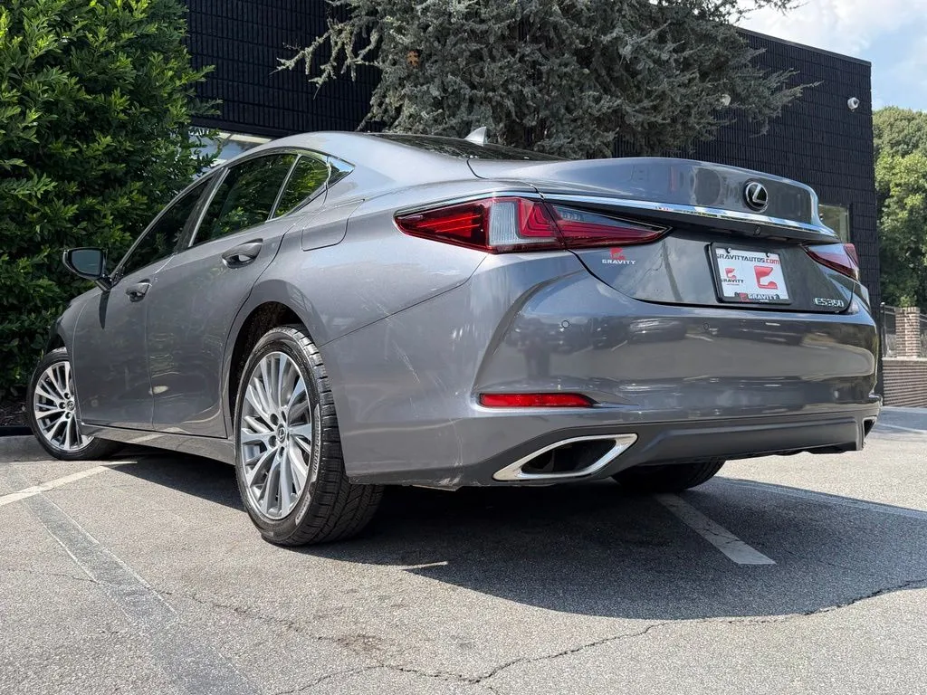 Lexus ES photo 20