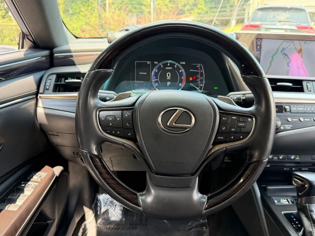 Lexus ES photo 43