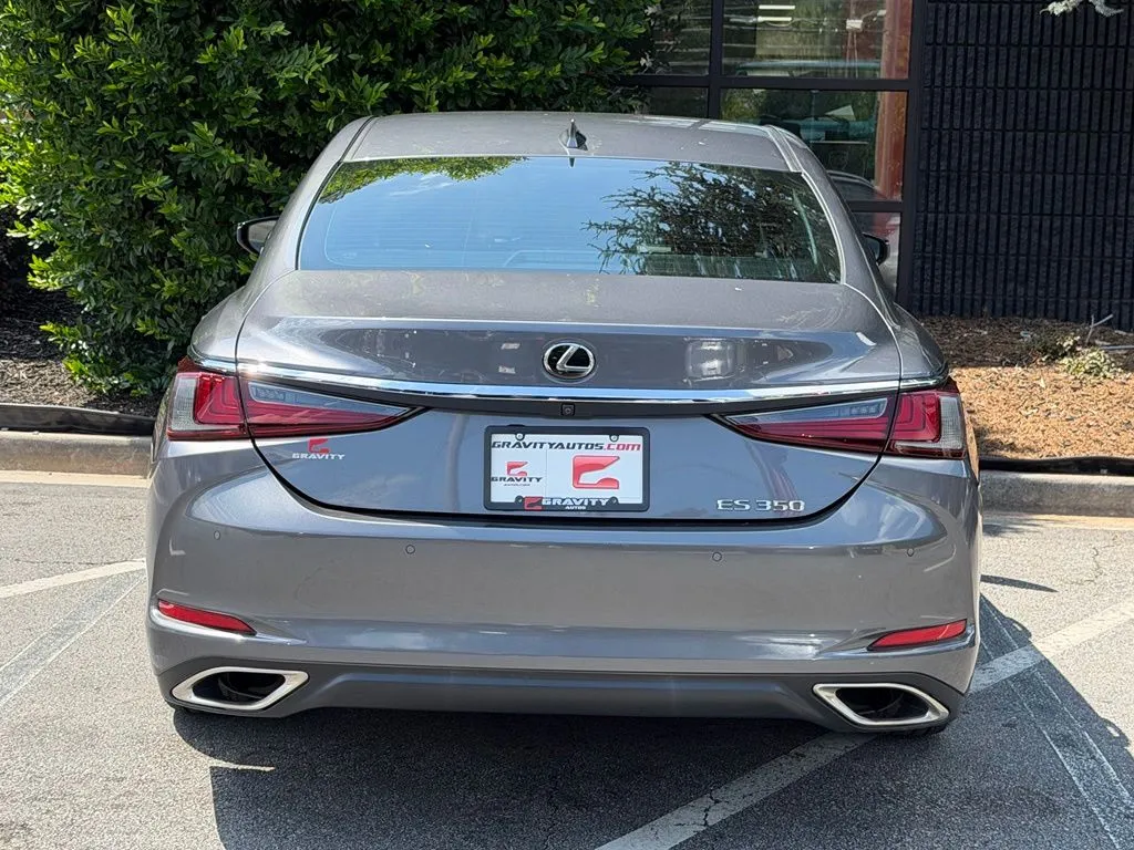 Lexus ES photo 14