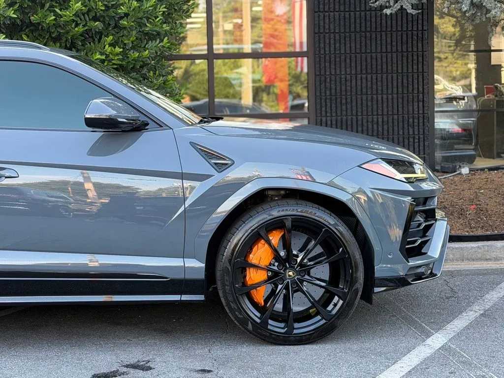 Lamborghini Urus photo 23