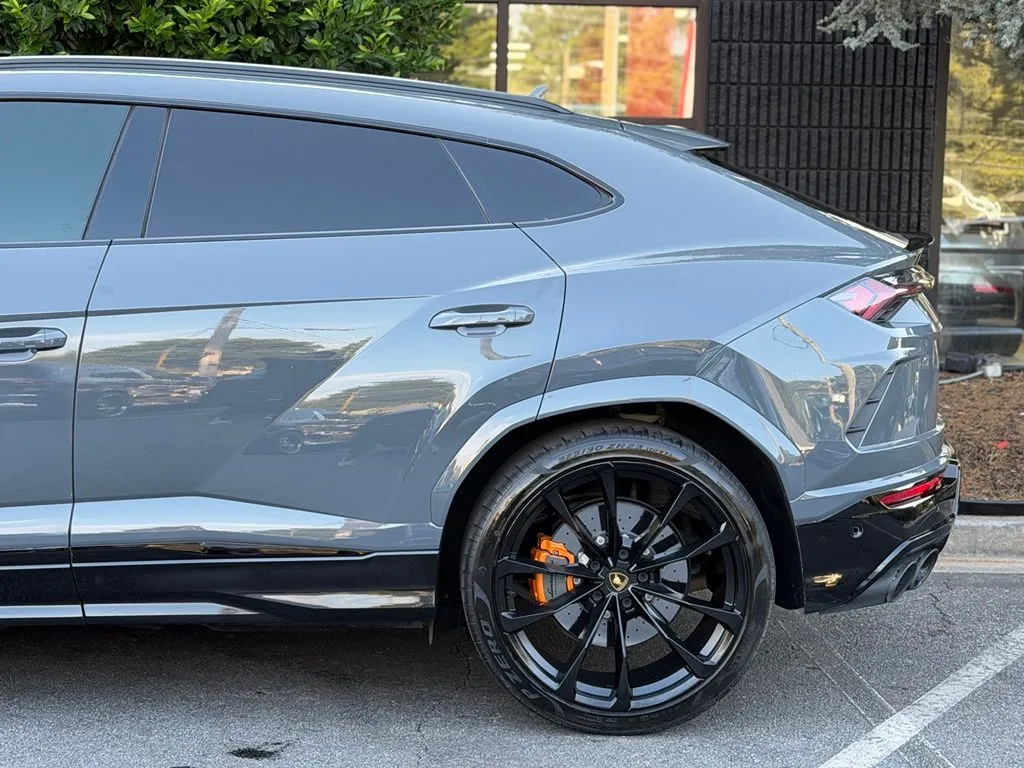 Lamborghini Urus photo 11