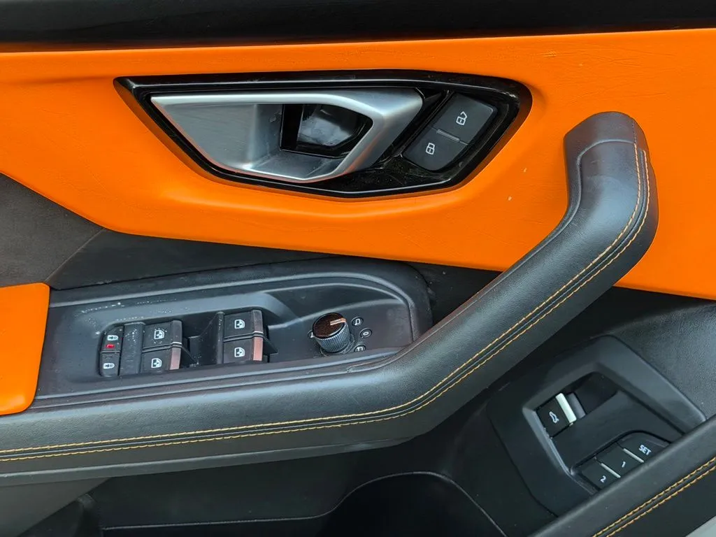 Lamborghini Urus photo 30