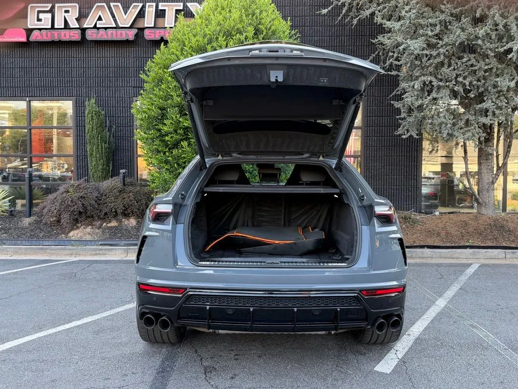 Lamborghini Urus photo 17