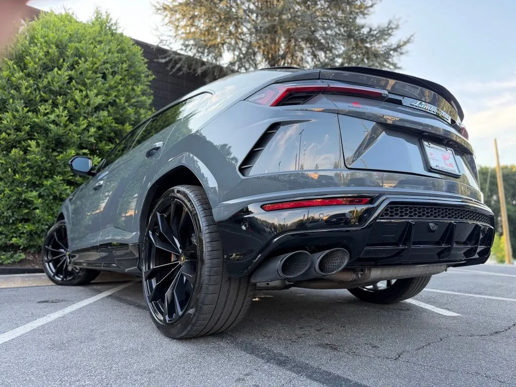 Lamborghini Urus photo 20
