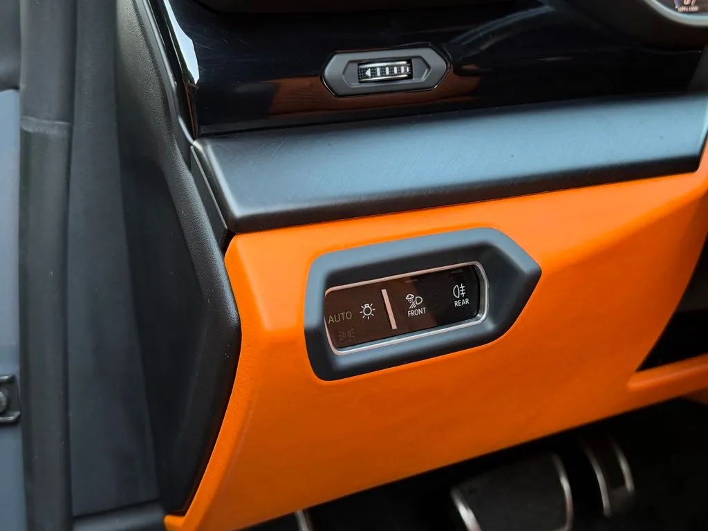Lamborghini Urus photo 28