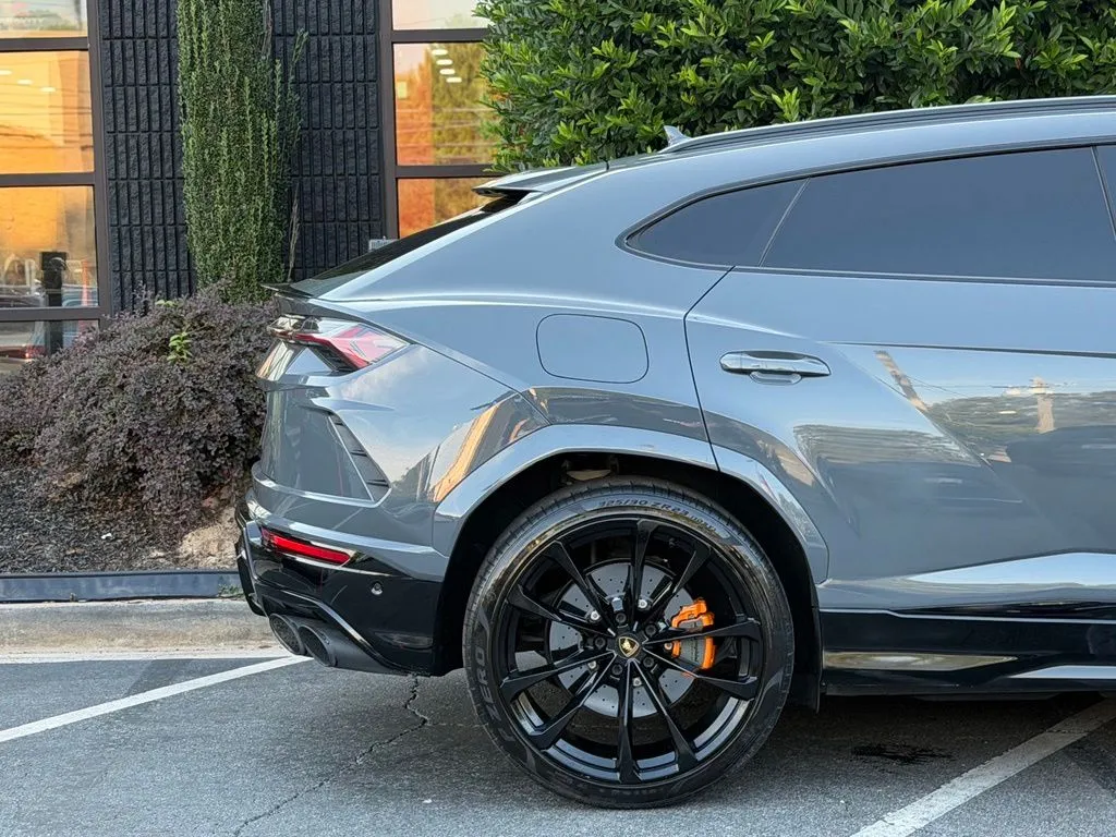 Lamborghini Urus photo 22