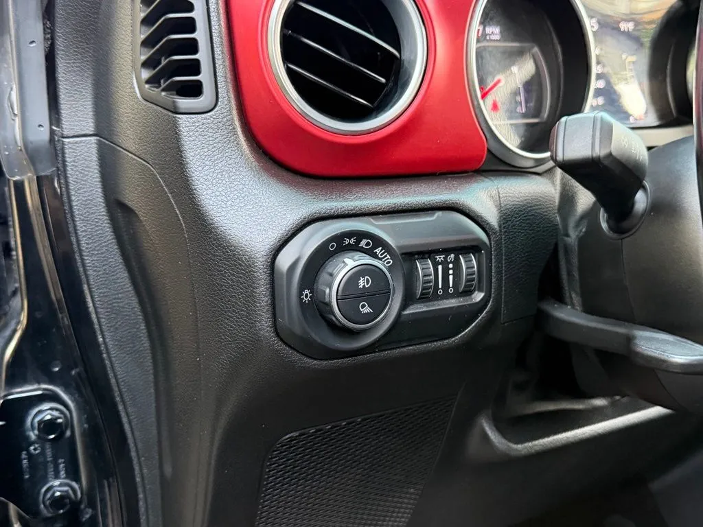 Jeep Gladiator photo 27