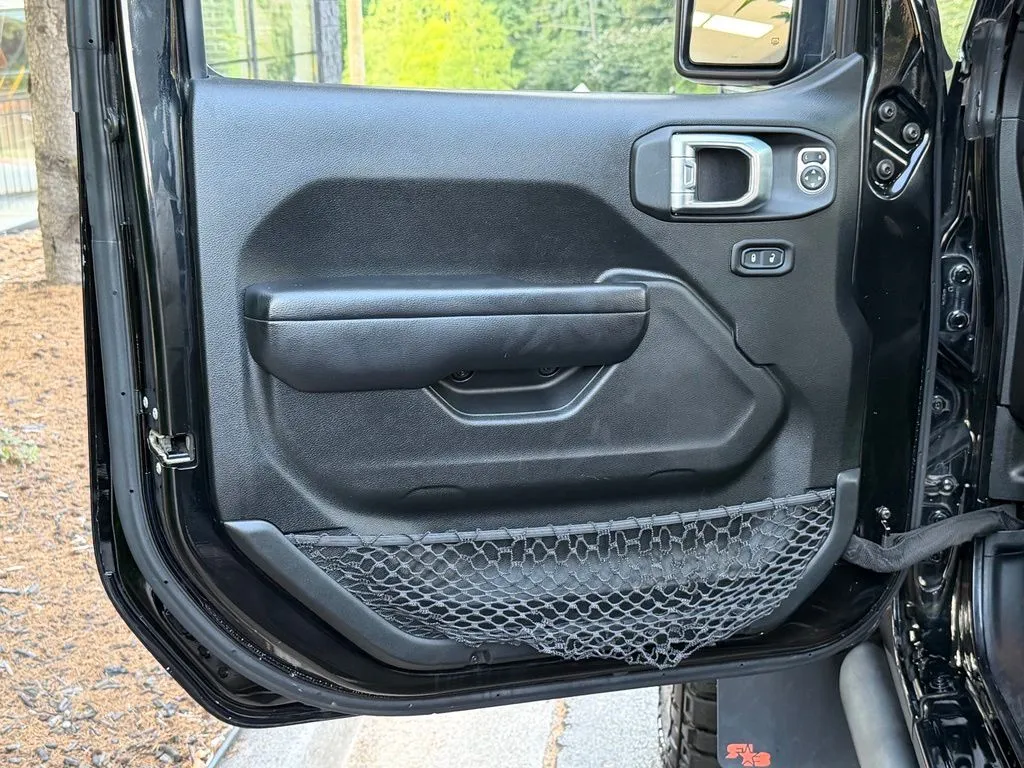Jeep Gladiator photo 28