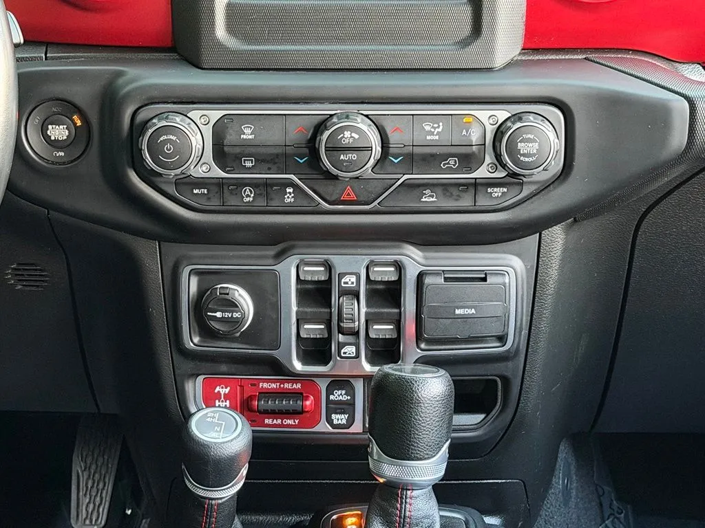 Jeep Gladiator photo 46