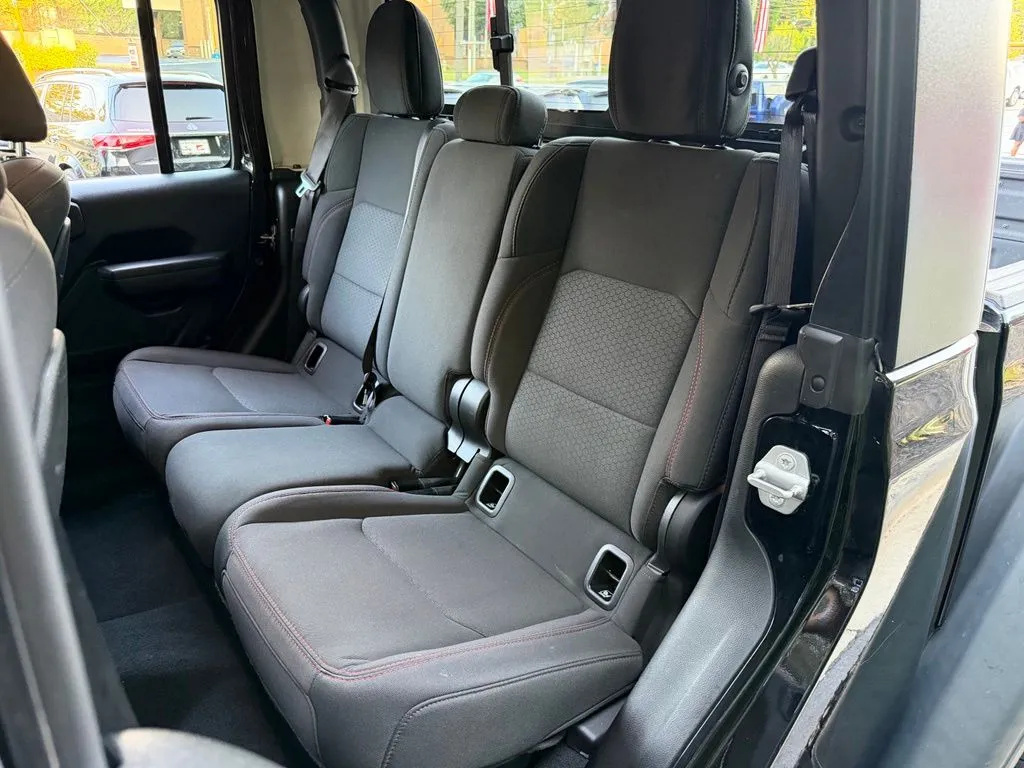 Jeep Gladiator photo 31