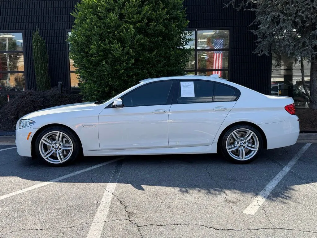 BMW 5 Series photo 9