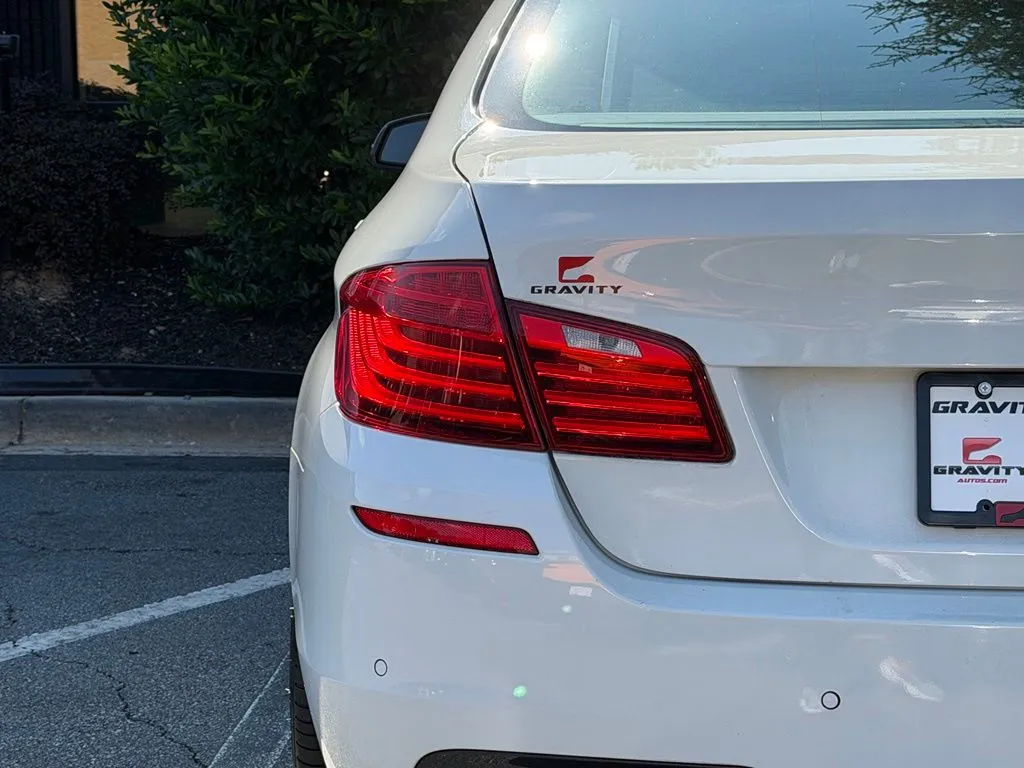 BMW 5 Series photo 15