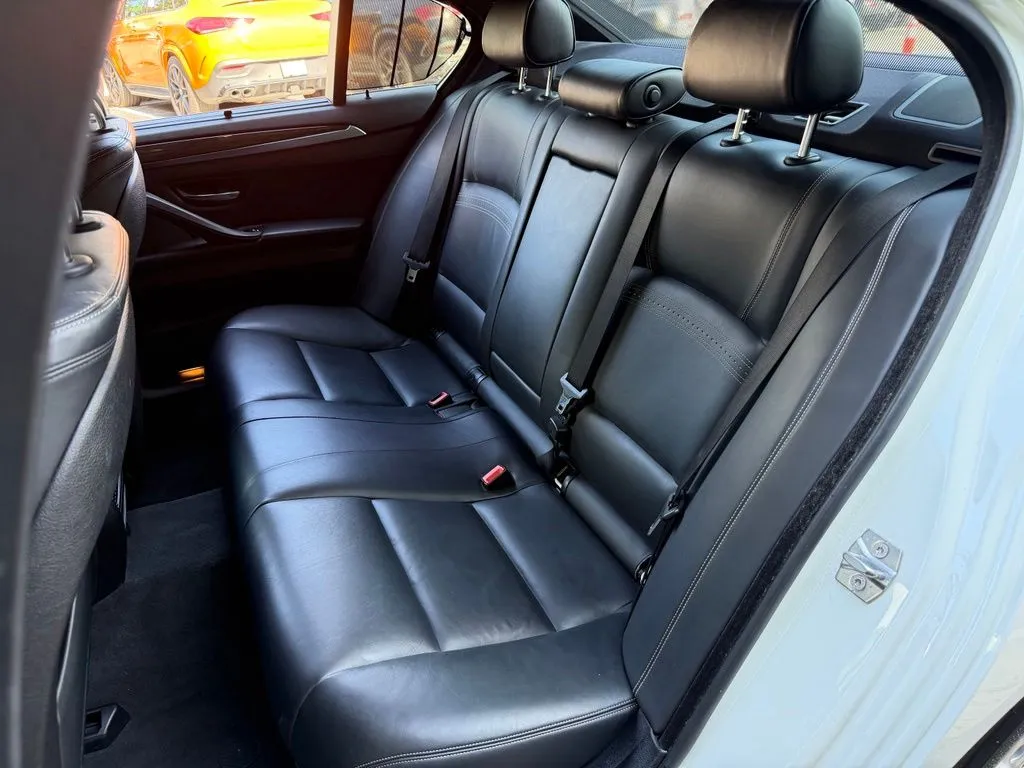 BMW 5 Series photo 30
