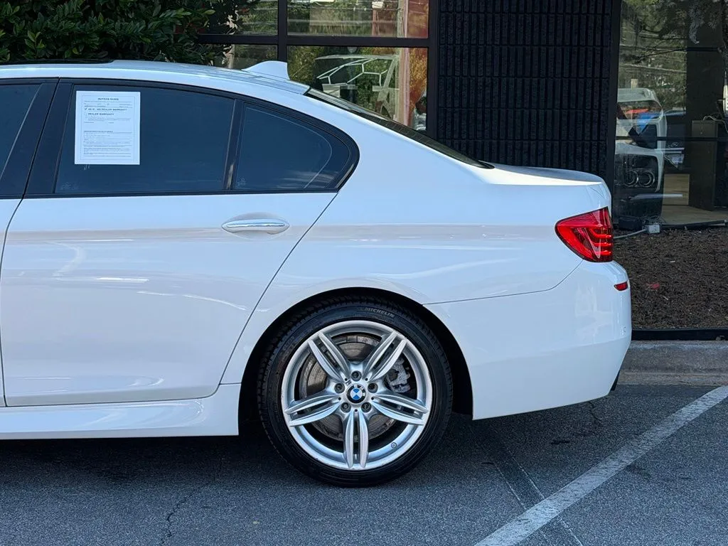 BMW 5 Series photo 11