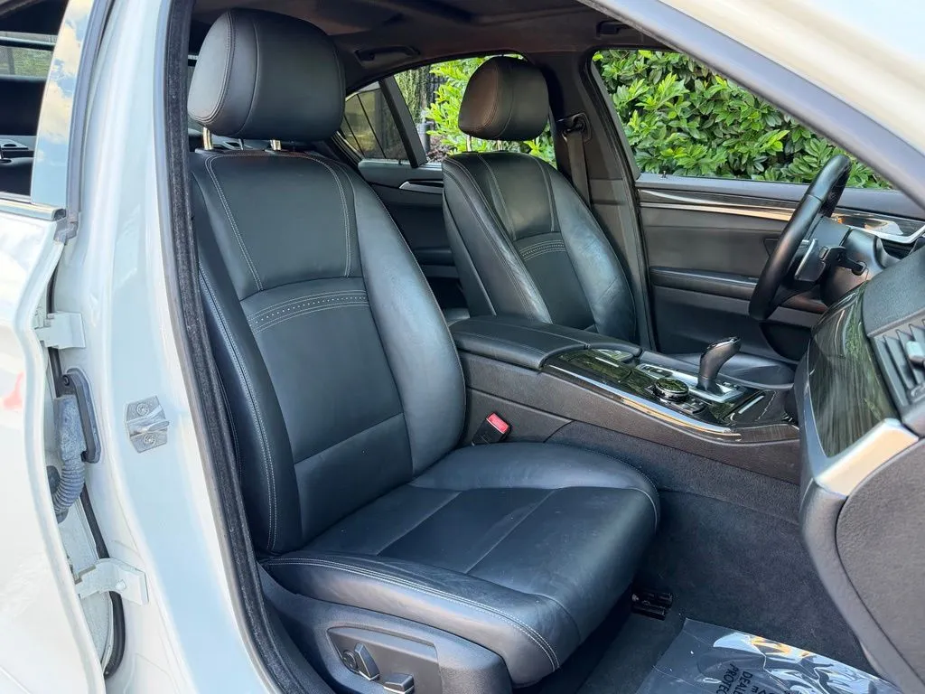 BMW 5 Series photo 33