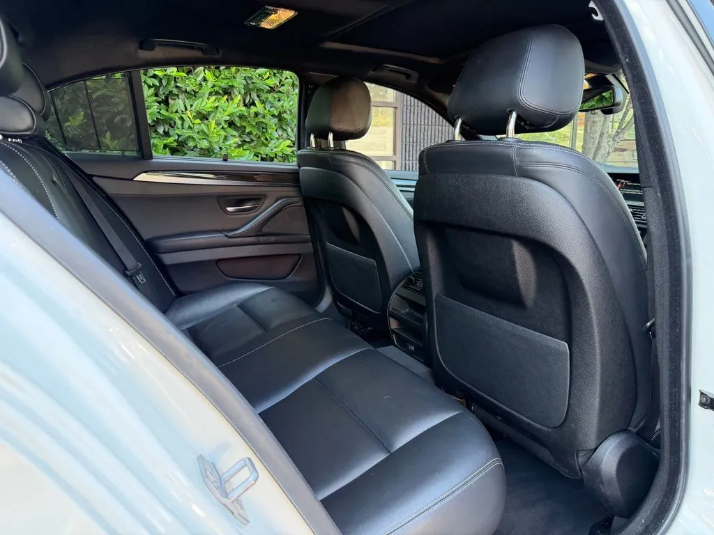 BMW 5 Series photo 37