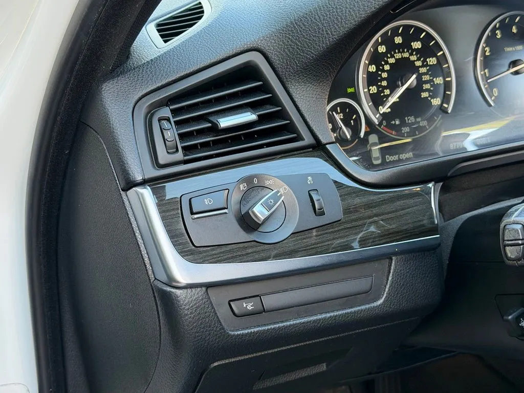 BMW 5 Series photo 28