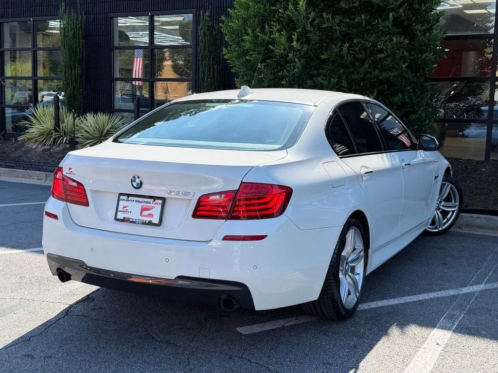 BMW 5 Series photo 12