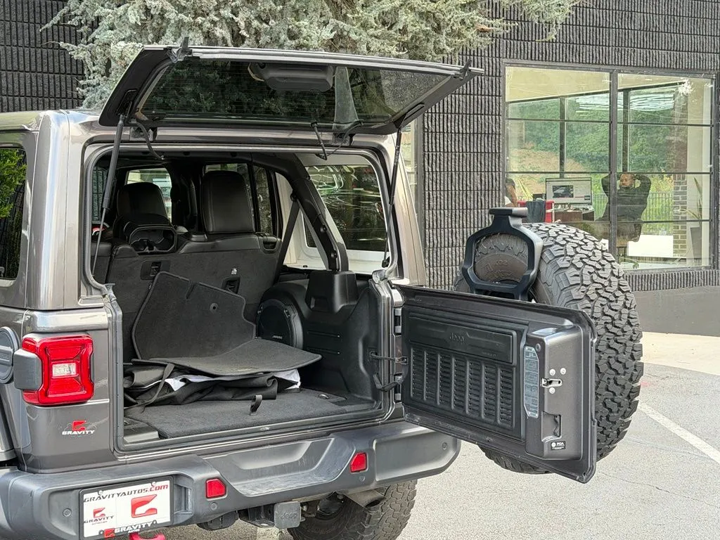 Jeep Wrangler photo 17