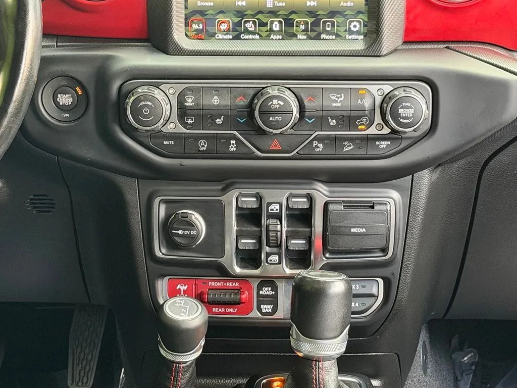 Jeep Wrangler photo 49
